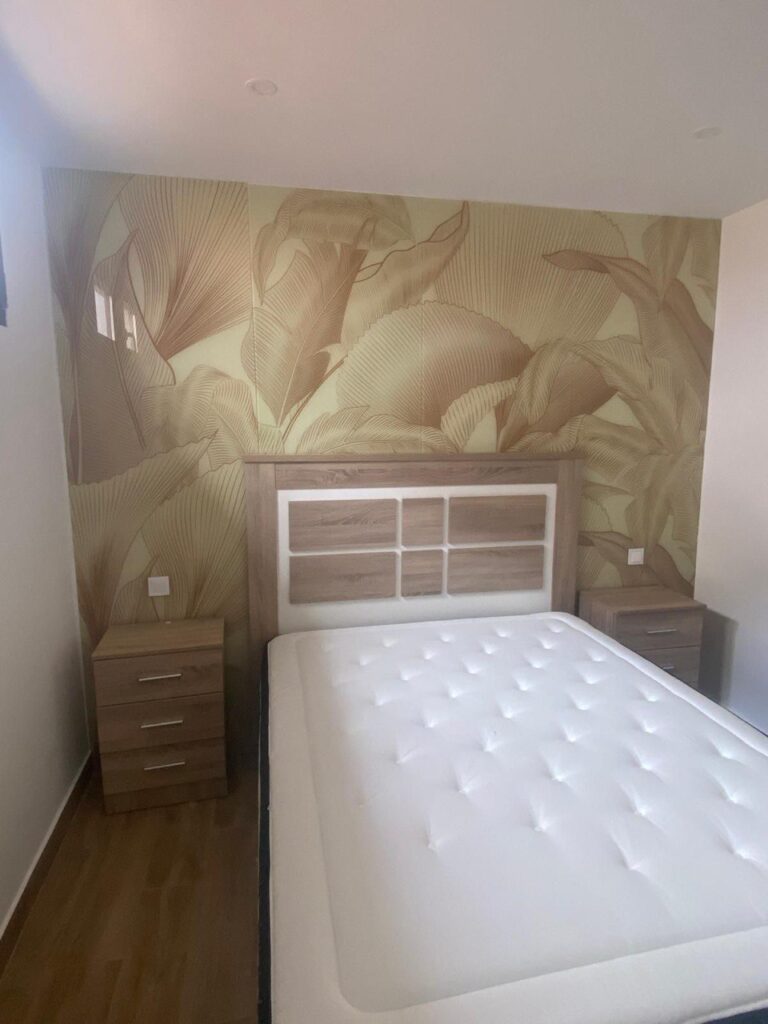Vidrio decorativo personalizado instalado en Madrid por Cristalería Lúmina-Glass