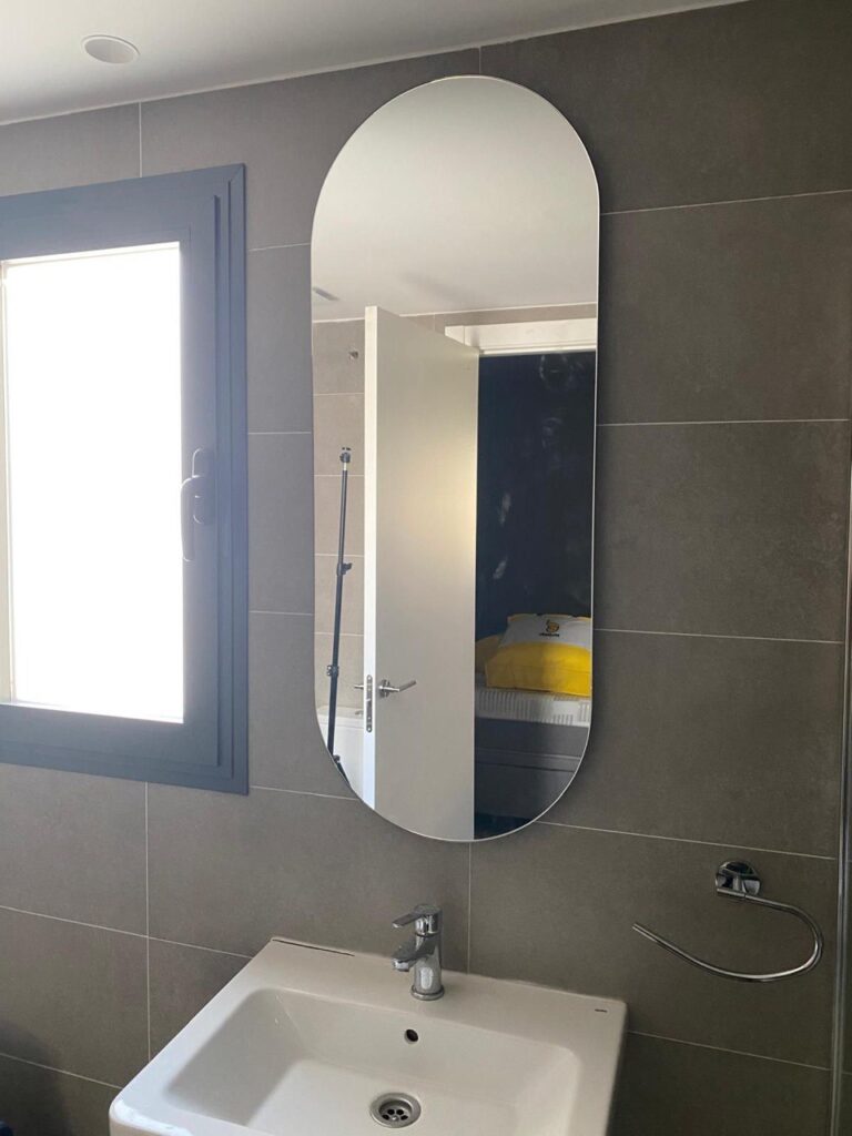 Espejo a medida instalado en Madrid por Cristalería Lúmina-Glass