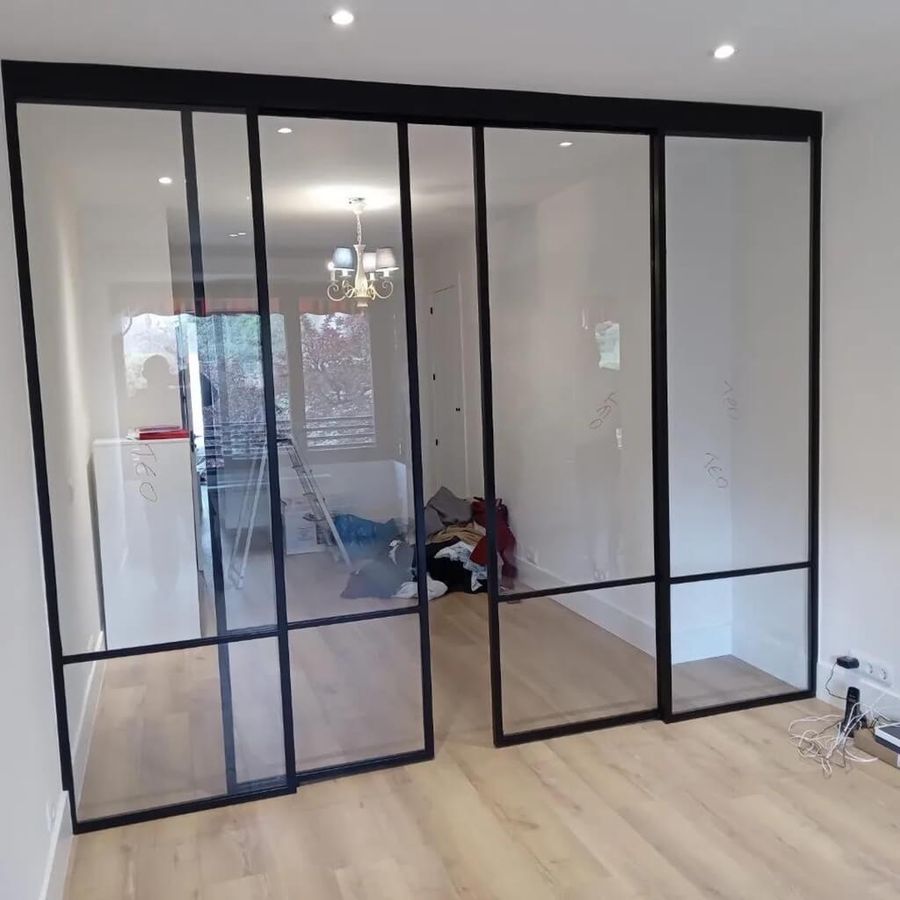 Puerta corredera de cristal a medida en Madrid